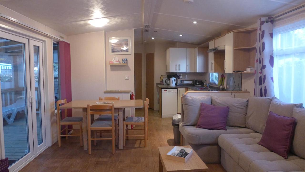 Camping Les Lacs De Courtes Hotel Estang ภายนอก รูปภาพ