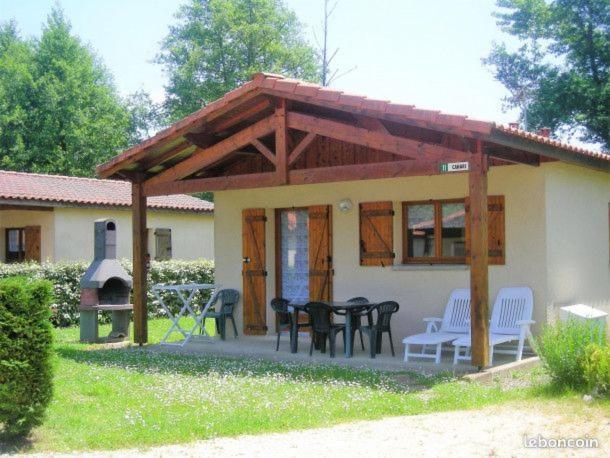 Camping Les Lacs De Courtes Hotel Estang ภายนอก รูปภาพ