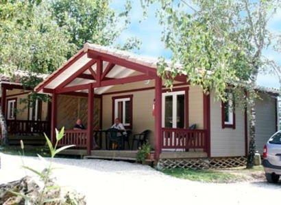Camping Les Lacs De Courtes Hotel Estang ภายนอก รูปภาพ
