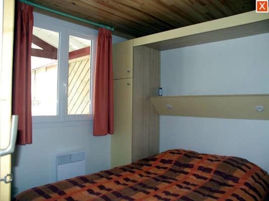 Camping Les Lacs De Courtes Hotel Estang ภายนอก รูปภาพ