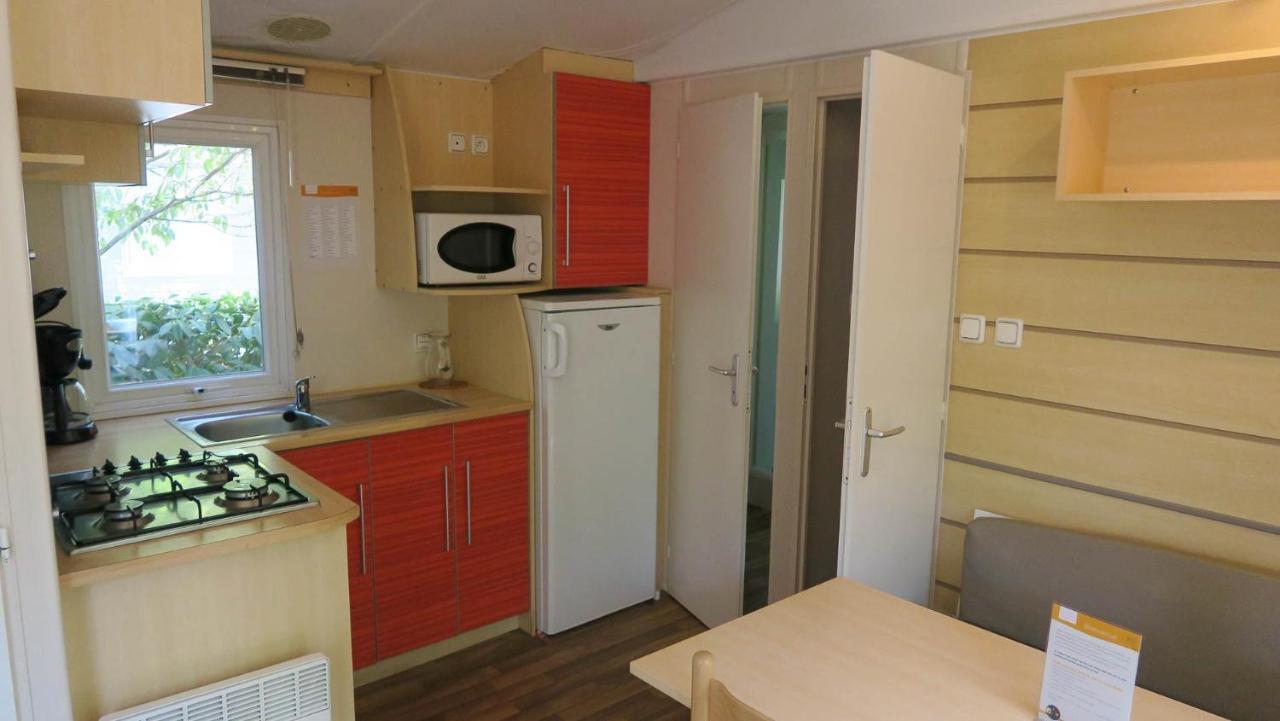Camping Les Lacs De Courtes Hotel Estang ภายนอก รูปภาพ